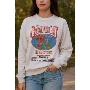 Urban Outfitters SZ L Strawberry Delicious Graphic Crew Neck Sweatshirt Beige